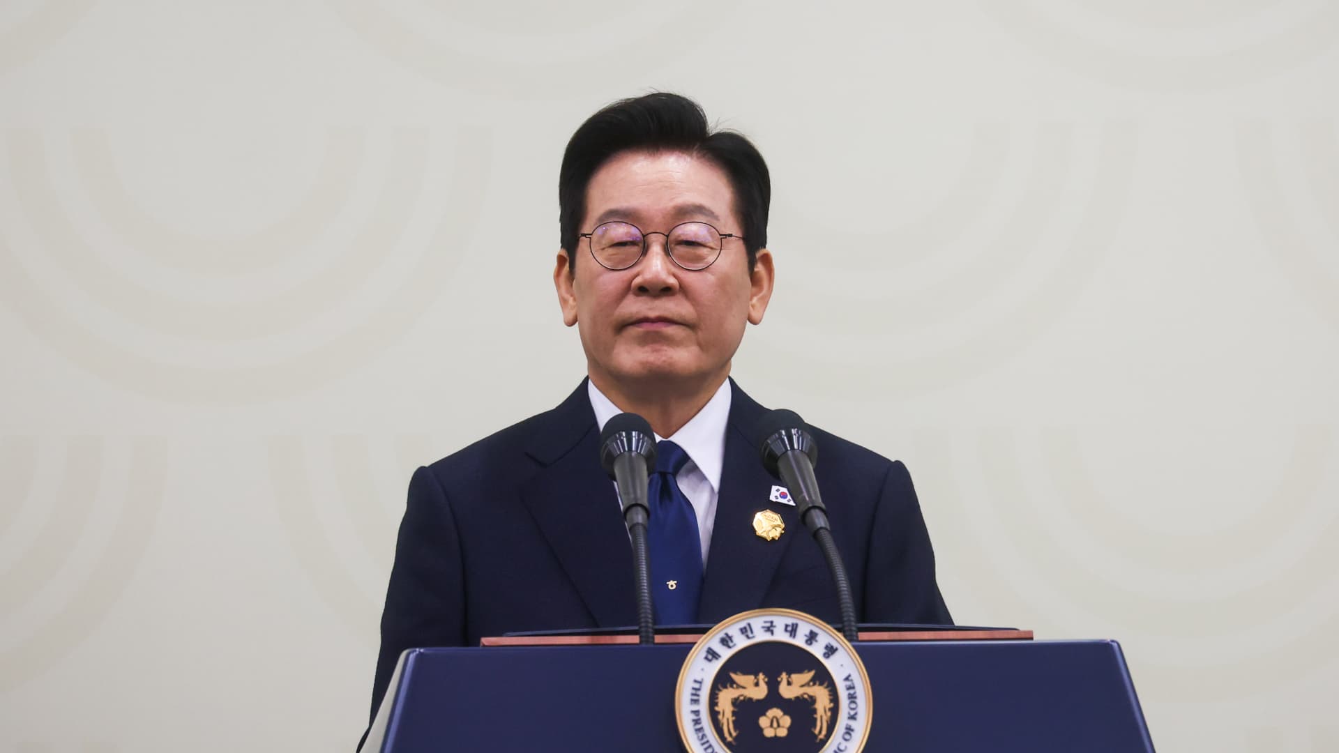 108275824 1773118214856 gettyimages 2243893624 AA 01112025 2497343.jpeg