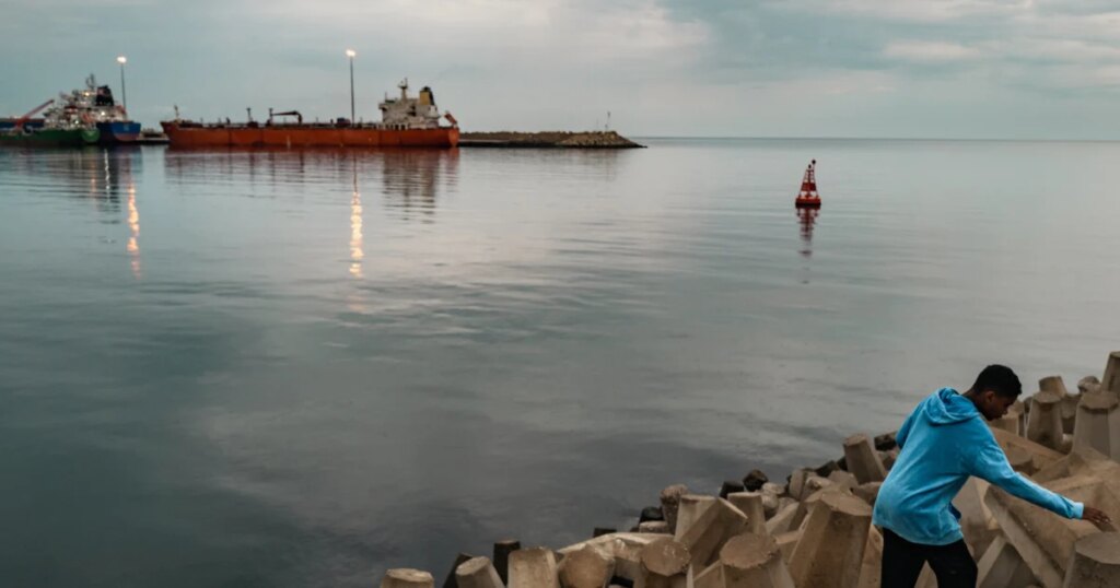 20260324 strait hormuz jj 118a 3ab786.jpg