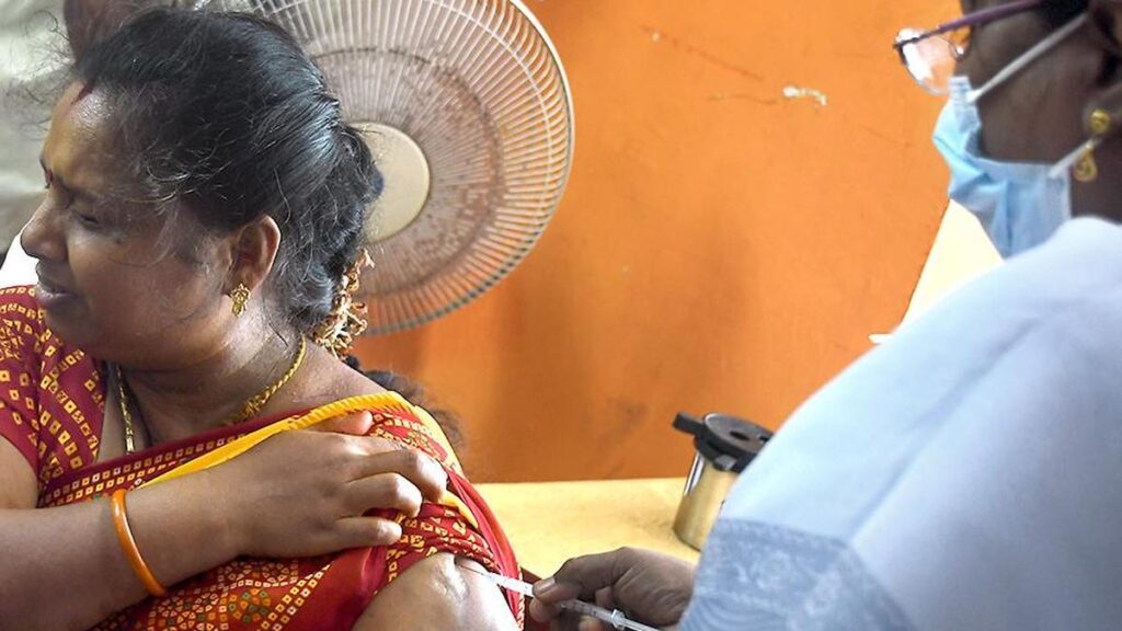 Countries should consider vaccination for groups at highest risk of severe COVID-19 disease 2 IMG COVID 19 BOOSTER DOS 2 1 6VDPA23L.jpg