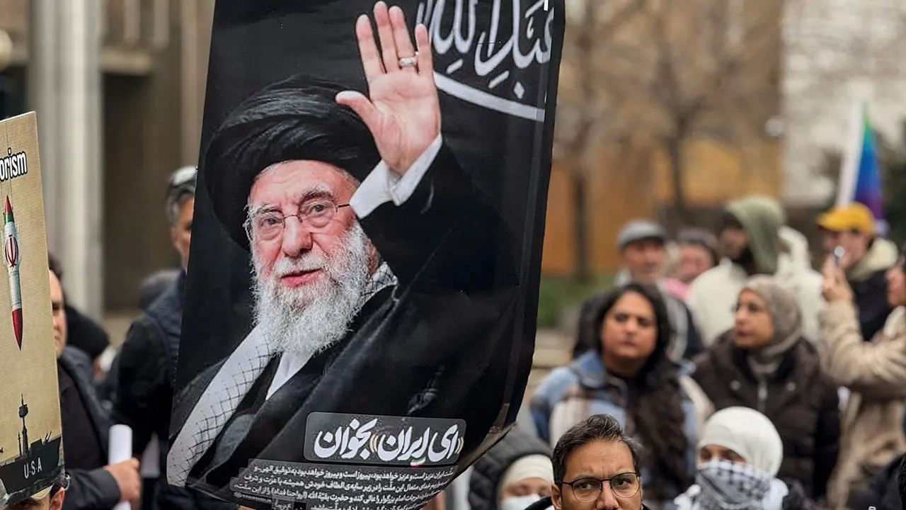 anti war protest iran khamenei.jpg