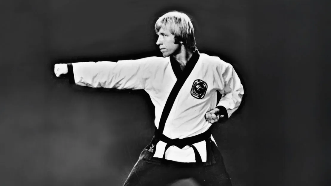 chuck norris dies e1774024050535.jpg