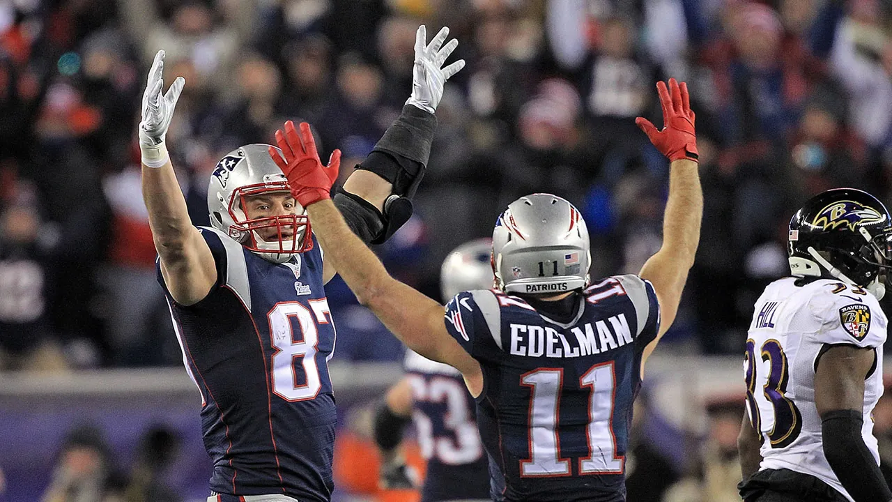 gronk edelman 32726.jpg