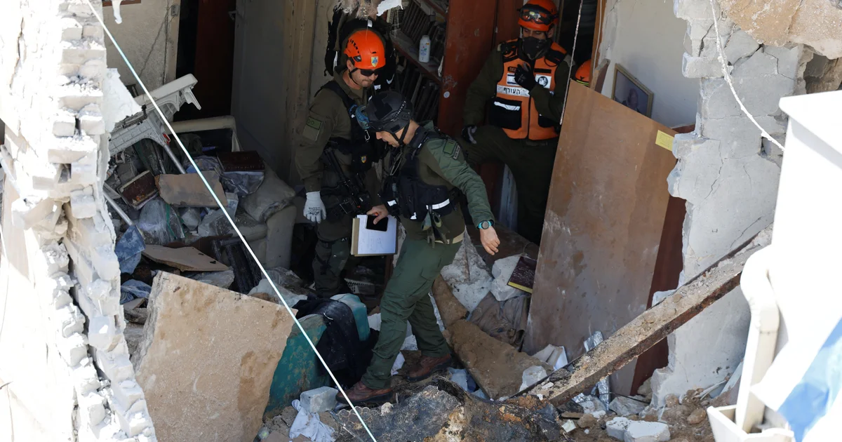 israel tel aviv iran missile damage.jpg