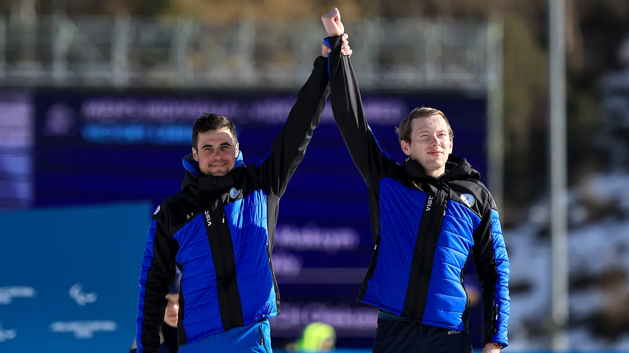 maksym murashkovskyi celebrates paralympic silver medal.jpg