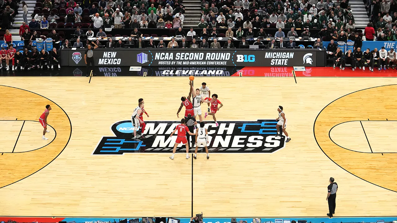 march madness court 31726.jpg