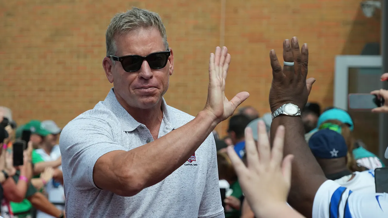 nfl troy aikman 031526 1.jpg