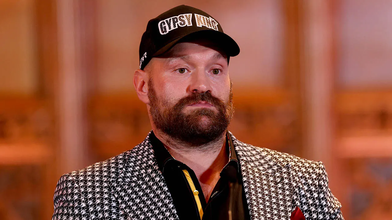 tyson fury looks on.jpg