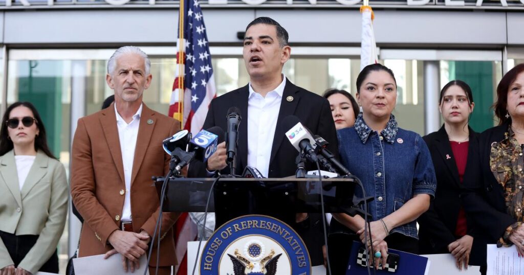 urlhttps3A2F2Fcalifornia times brightspot.s3.amazonaws.com2F1e2F222F84a4d6a54951ae639990bd9d.jpeg