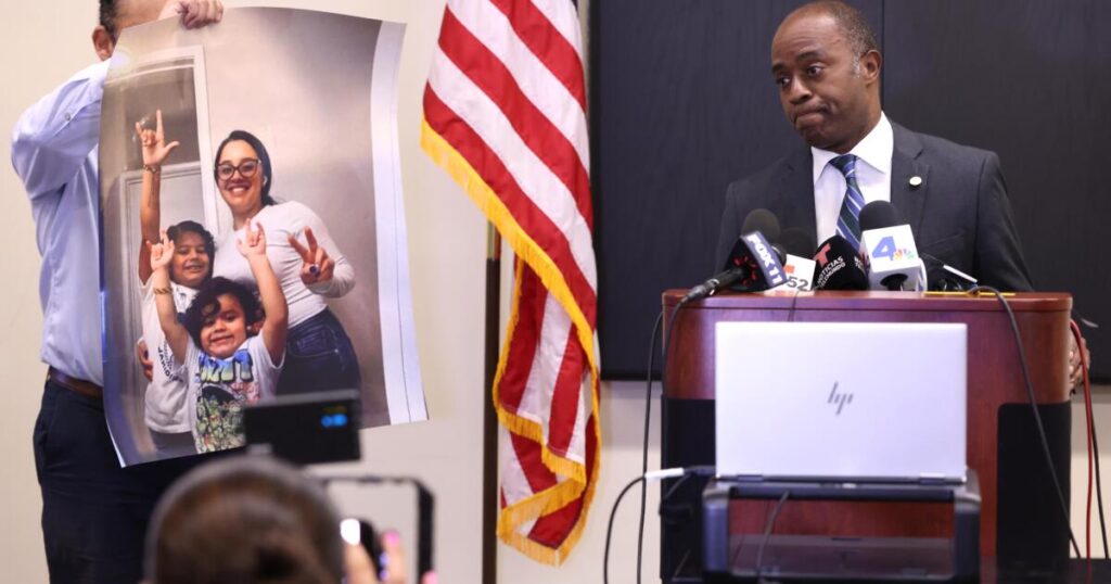 urlhttps3A2F2Fcalifornia times brightspot.s3.amazonaws.com2F592F7f2F5afbb1614943a0e31e7f58e8.jpeg