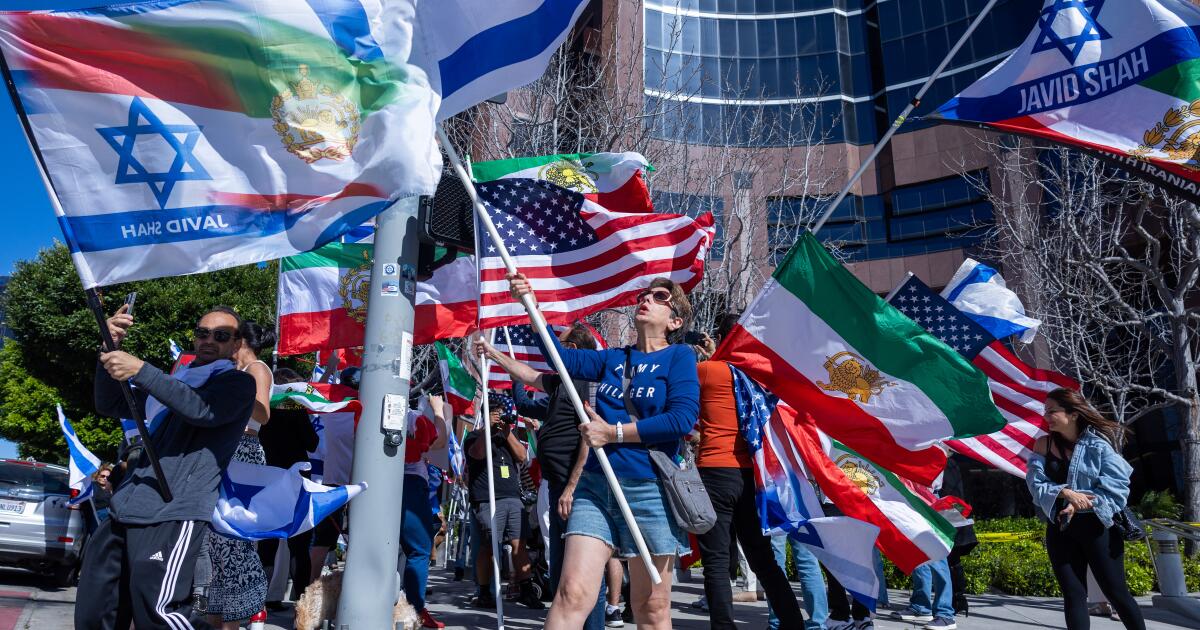 urlhttps3A2F2Fcalifornia times brightspot.s3.amazonaws.com2F782F5f2F63ff9a5d4fcead8015d6b2a8.jpeg