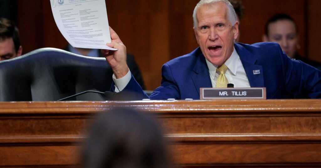 Senate Republicans join Democrats in grilling Noem over ICE shooting deaths 1 urlhttps3A2F2Fcalifornia times brightspot.s3.amazonaws.com2F902F562F085fb293473890bfe7f239f5.jpeg