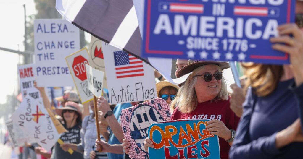 'No Kings' rallies draw millions protesting Trump globally 1 urlhttps3A2F2Fcalifornia times brightspot.s3.amazonaws.com2Fd62F6e2F47c68b5a48ad8e14b606a78e.jpeg