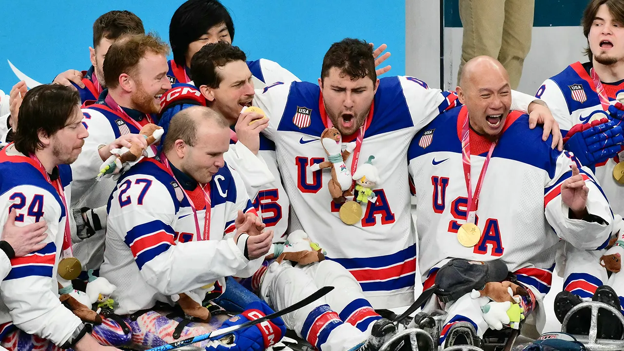 usa paralympic hockey.jpg