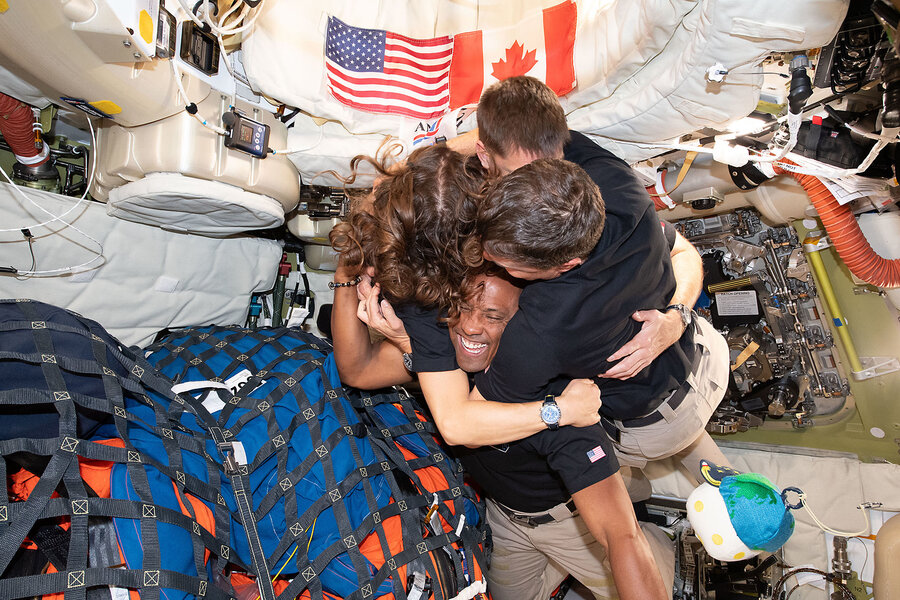 0408 NSPACERACE HUG.jpg