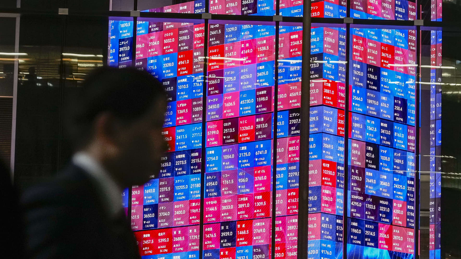 108094148 1738167165694 gettyimages 2195902460 JAPAN STOCKS.jpeg