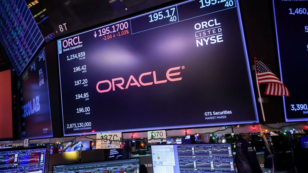 Oracle stock rises in premarket on plans to cut thousands of jobs 2 108247161 1767203326279 gettyimages 2253536106 US STOCKS.jpeg