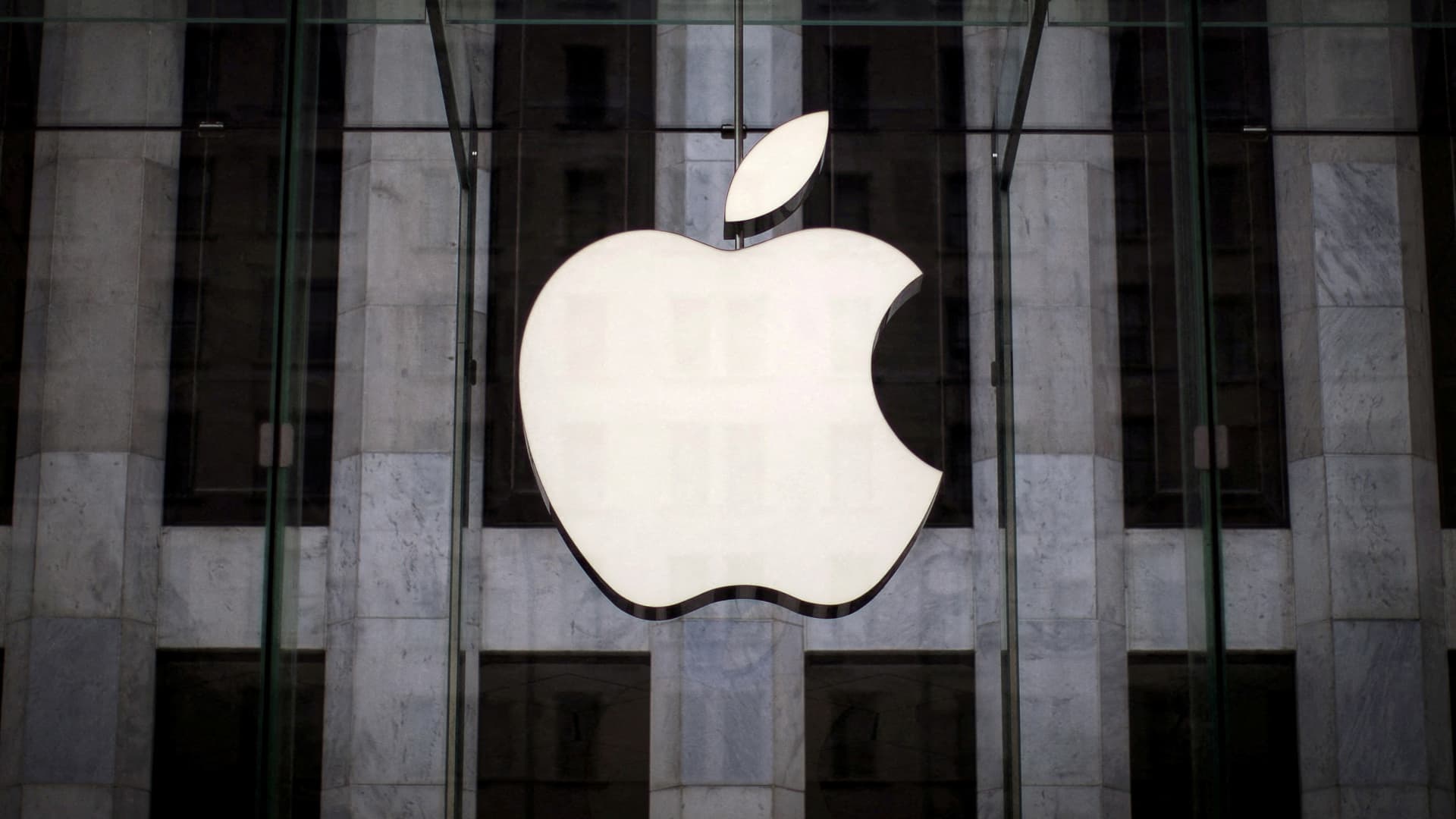 108269905 17720332362026 02 25t143034z 1357522177 rc21tja8ftkn rtrmadp 0 spain antitrust apple amazo.jpeg