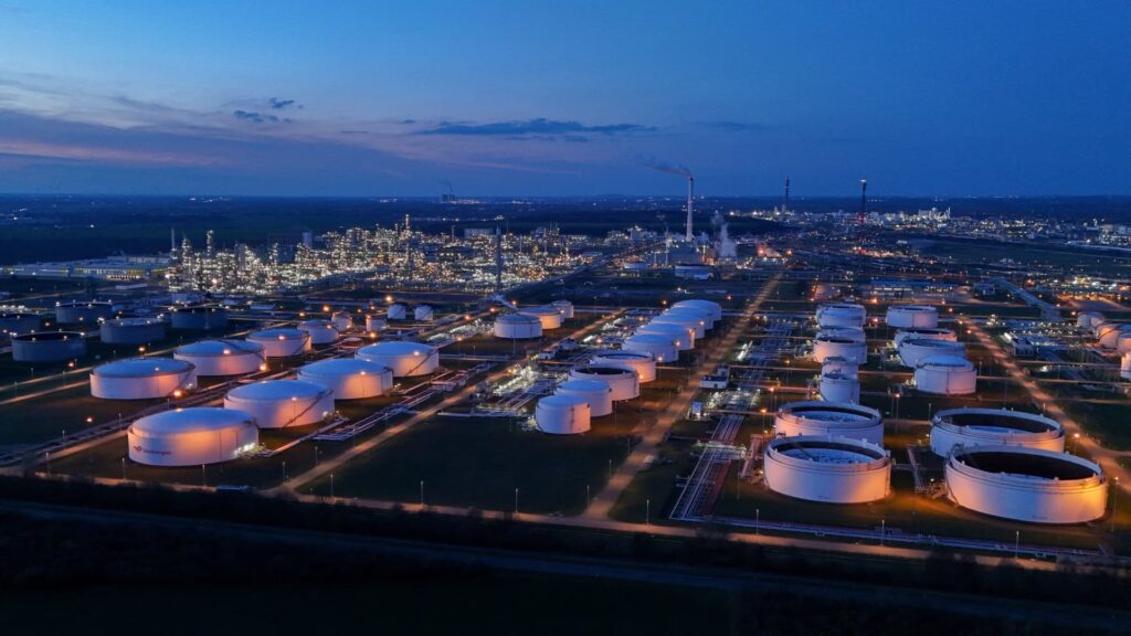 Oil rises as Trump reaffirms deadline for striking Iran's power plants, bridges 2 108279134 17737747902026 03 17t190608z 1338653705 rc2i6ka9j8jz rtrmadp 0 iran crisis germany petrol.jpeg