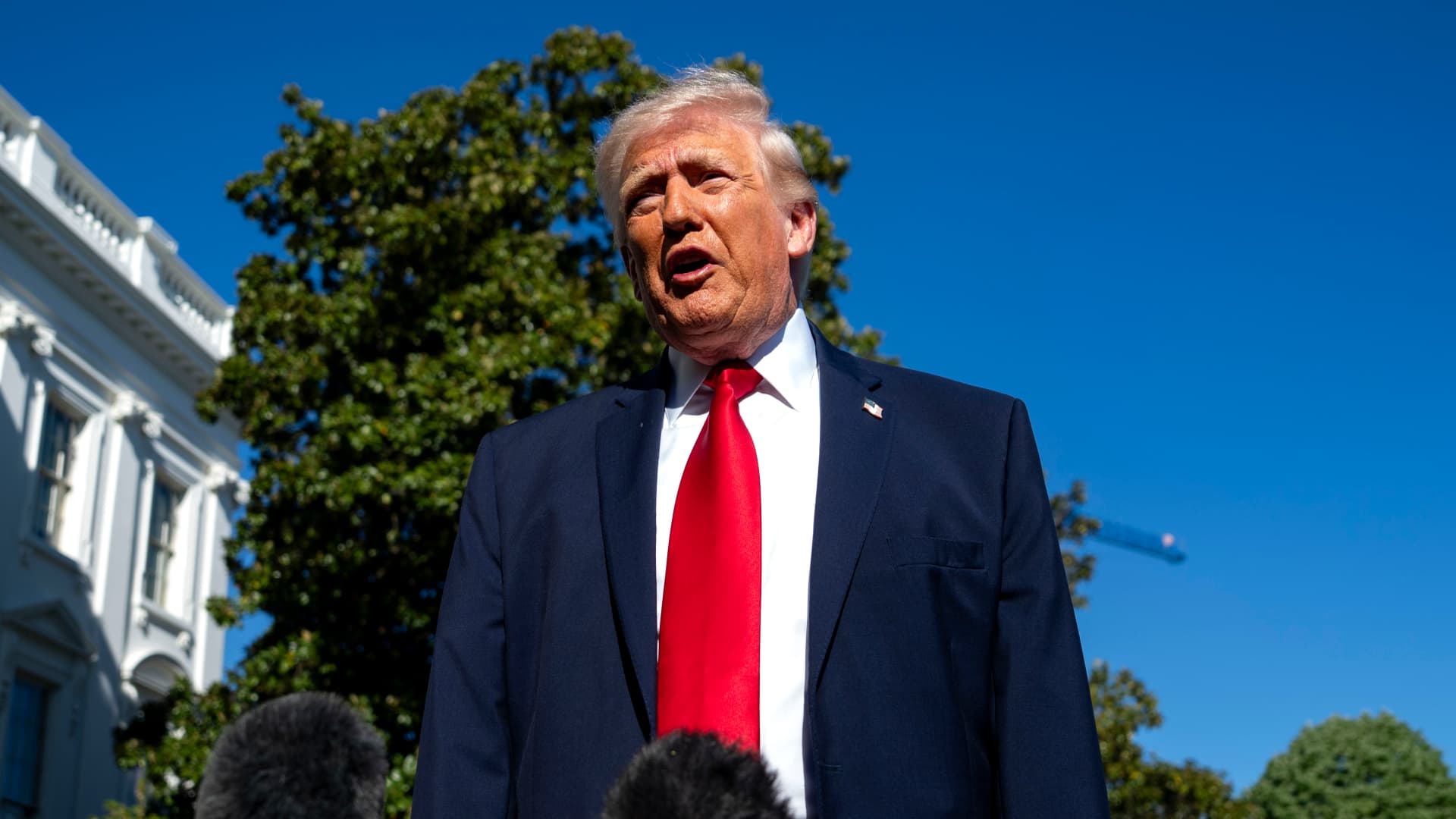 108290271 1776064563151 gettyimages 2270387321 TRUMP DEPART WH.jpeg