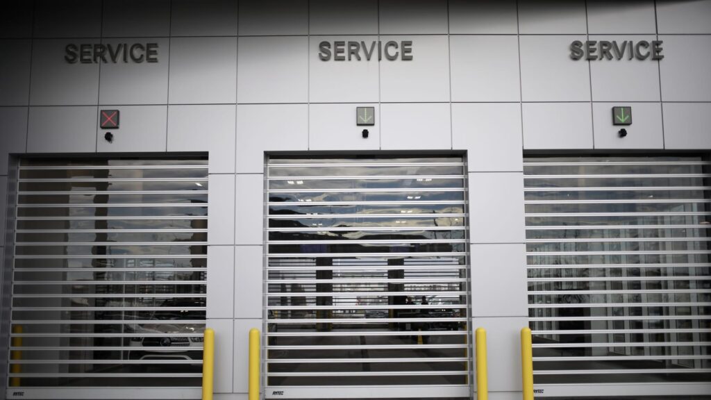 108295646 1776884850747 gettyimages 1237115997 US CAR SALES.jpeg