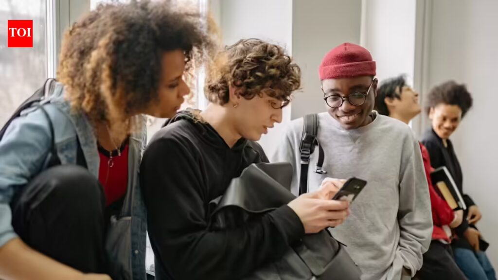 Study abroad plans? Falling might pinch pockets 2 1775007206 photo.jpg