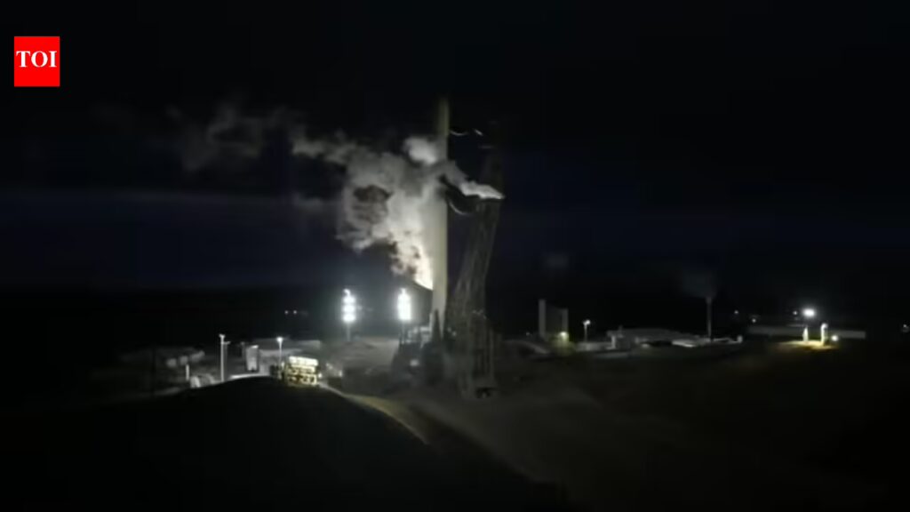 SpaceX launches Falcon 9 visible across San Diego skies deploying 25 Starlink satellites to orbit | 1 1775554845 photo.jpg