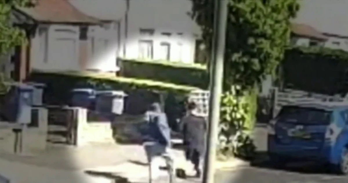 1777505477575 nn london stabbing terror attack 260429 S3 1920x1080 vxnfky.jpg