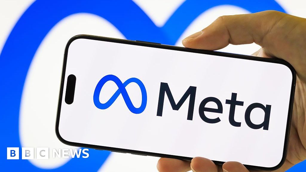 Ex-Meta worker investigated for downloading 30,000 private Facebook photos 1 1792c7c0 3294 11f1 a79a 77e93010d956.jpg