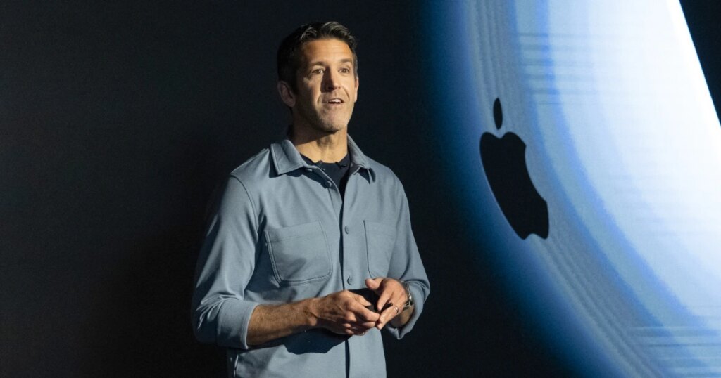 260420 John Ternus ew 433p 828ab0.jpg