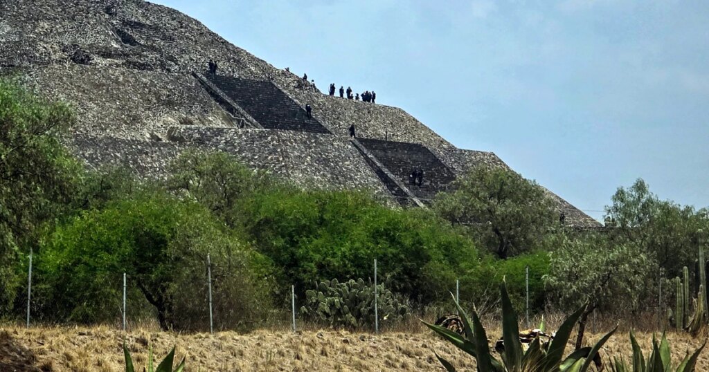 260420 Teotihuacan mexico ew 421p b40278.jpg