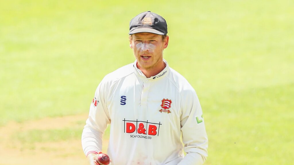 Thain becomes county cricket's first injury substitute after Essex captain Westley breaks finger 1 322521.6.jpg