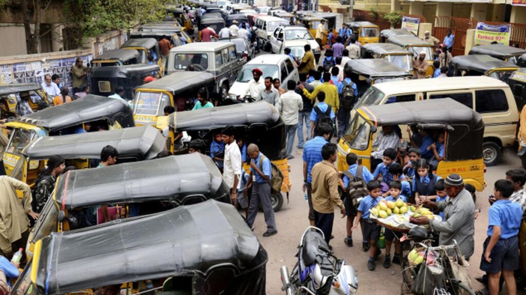 HY13CITY3HEAVY TRAFFIC JAM GCO52NF8T.1HY13CITY3HEAVY TRAFFIC JAM .jpg