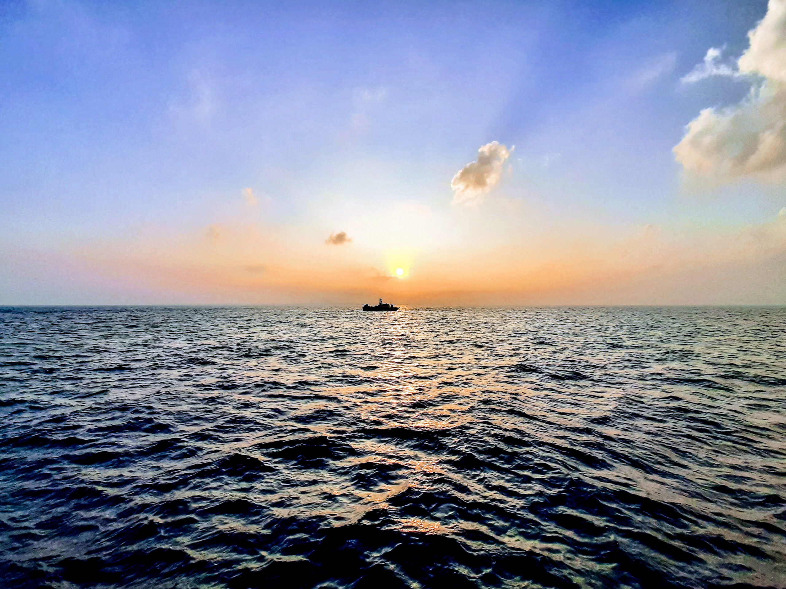 Indian Ocean Sri Lankan coastal line scaled.jpg