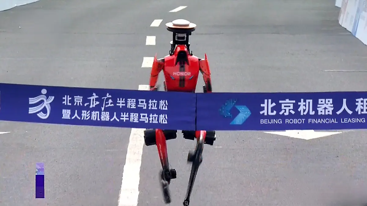 Robots beat humans in half marathon 1.jpeg