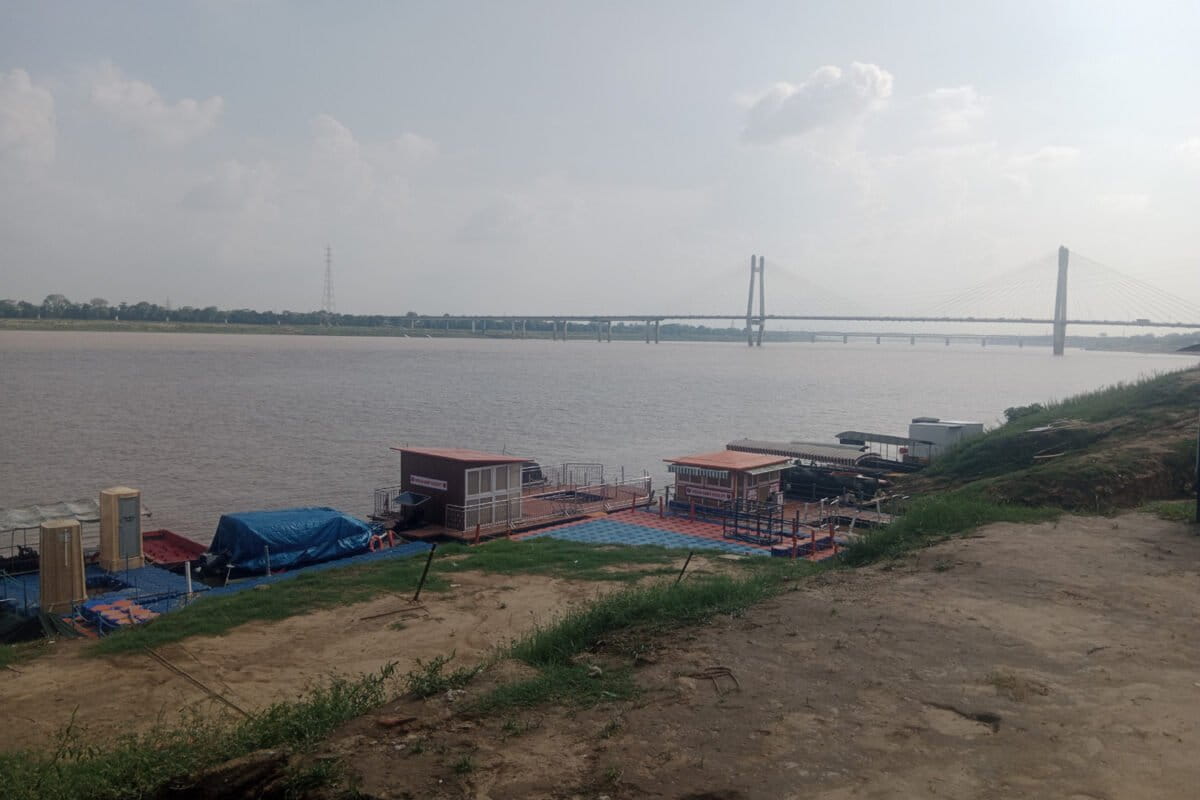 Saraswati Ghat at Yamuna River in Prayagraj 2 1200x800 1.jpg