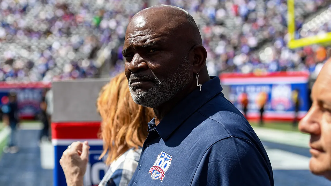 lawrence taylor giants pregame.jpg