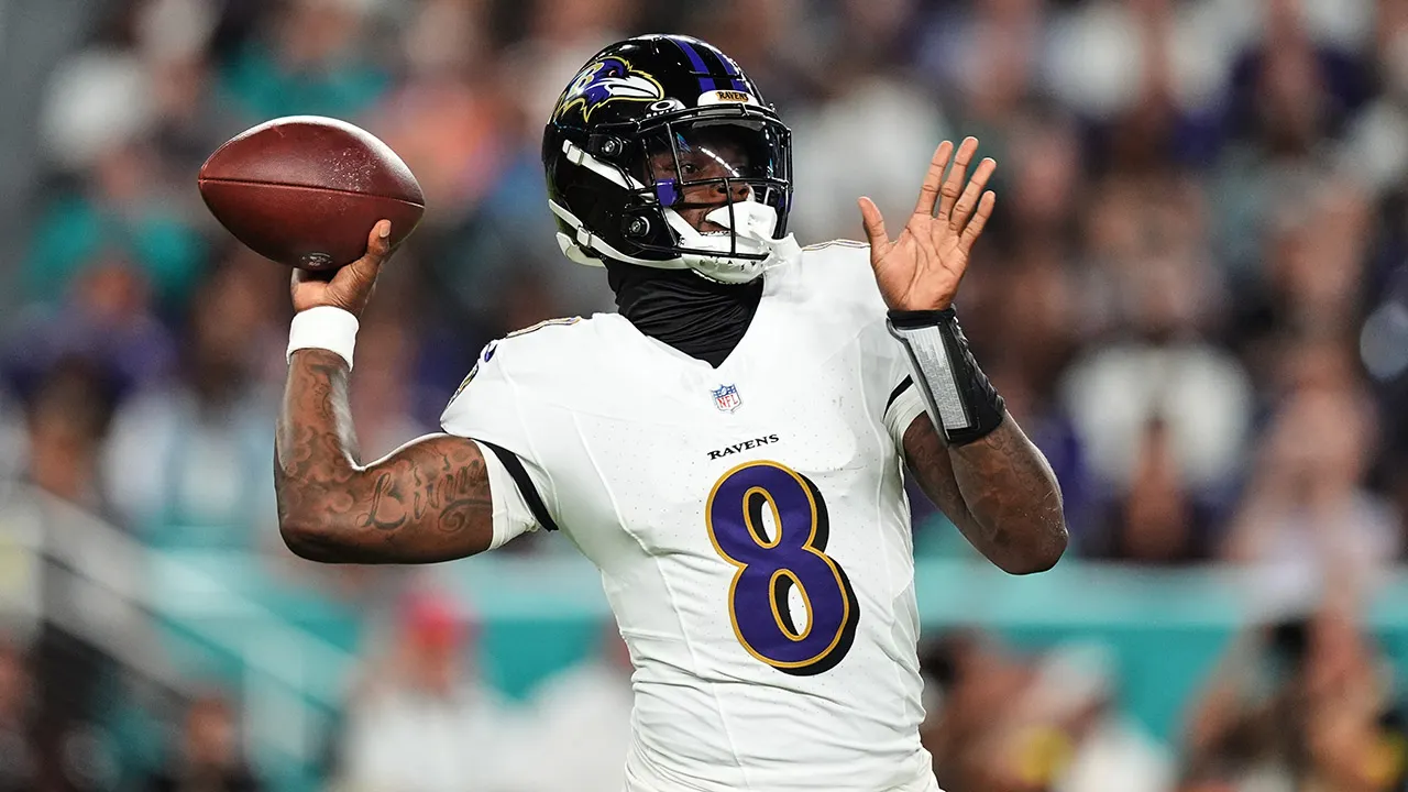 nfl ravens lamar jackson 110225 1.jpg