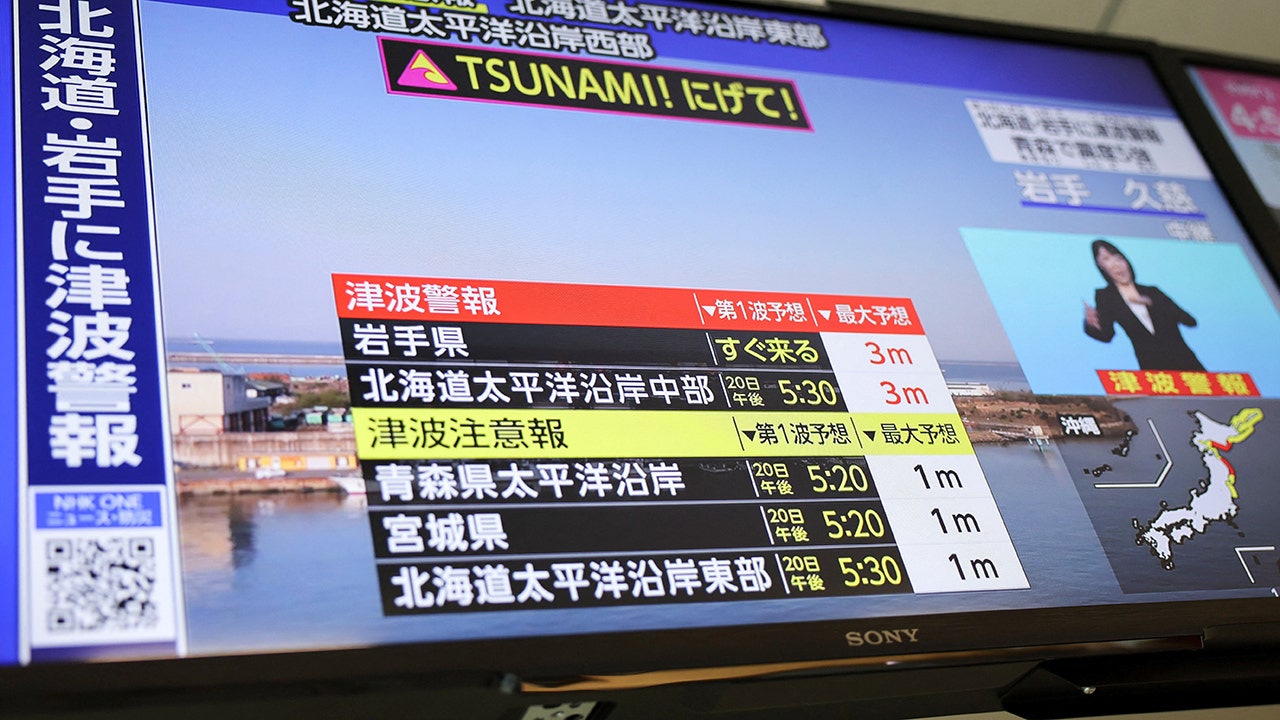 tsunami japan 1.jpg
