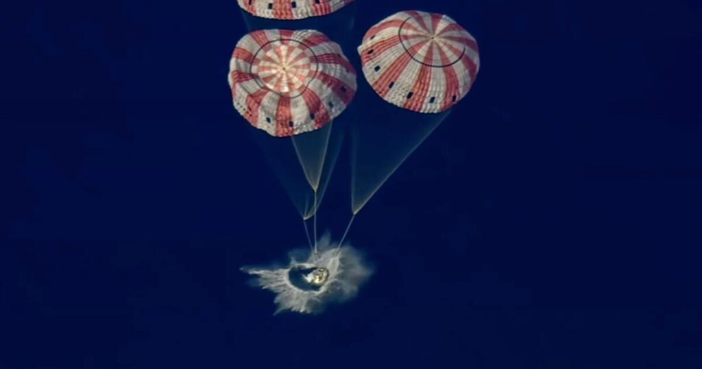 Artemis II crew safely splash down after historic moon mission 2 urlhttps3A2F2Fcalifornia times brightspot.s3.amazonaws.com2F542F562Fd2ca542749c489c7d9f88037.jpeg