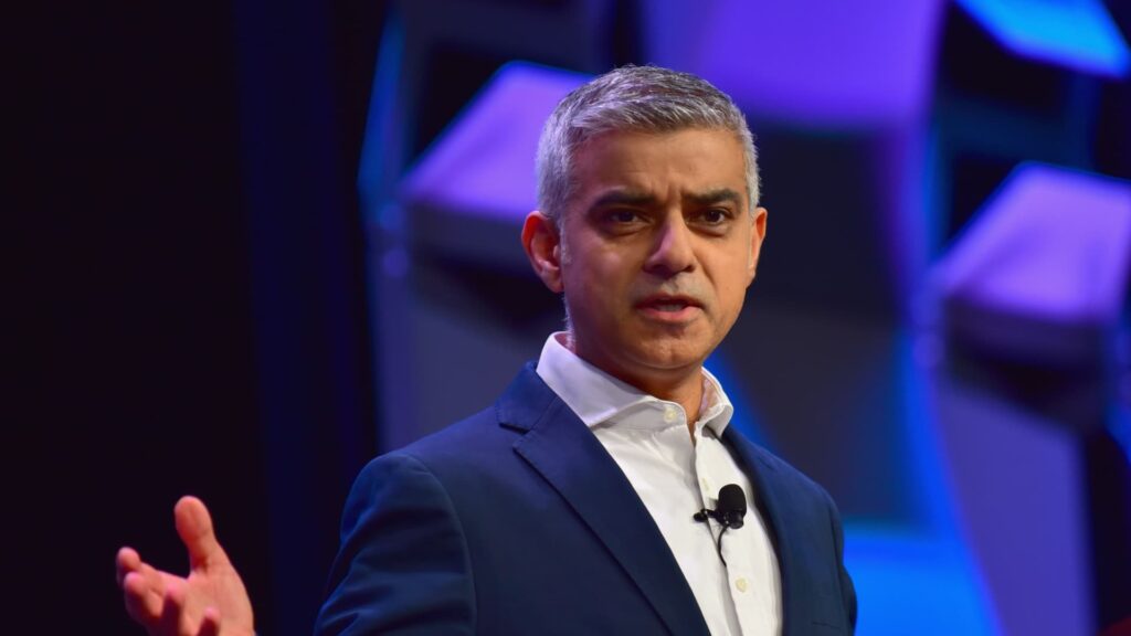 105328058 1531474993089sadiqkhan.jpg