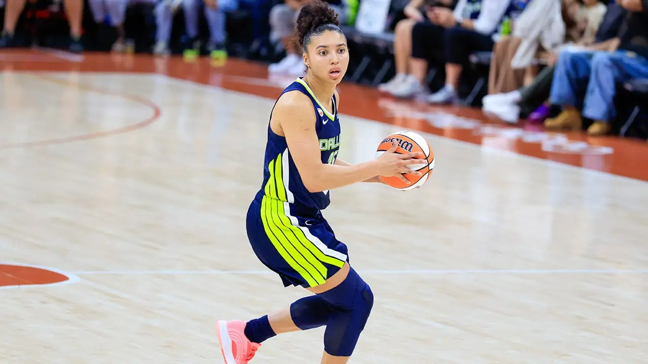 Dallas Wings guard Azzi Fudd.jpeg