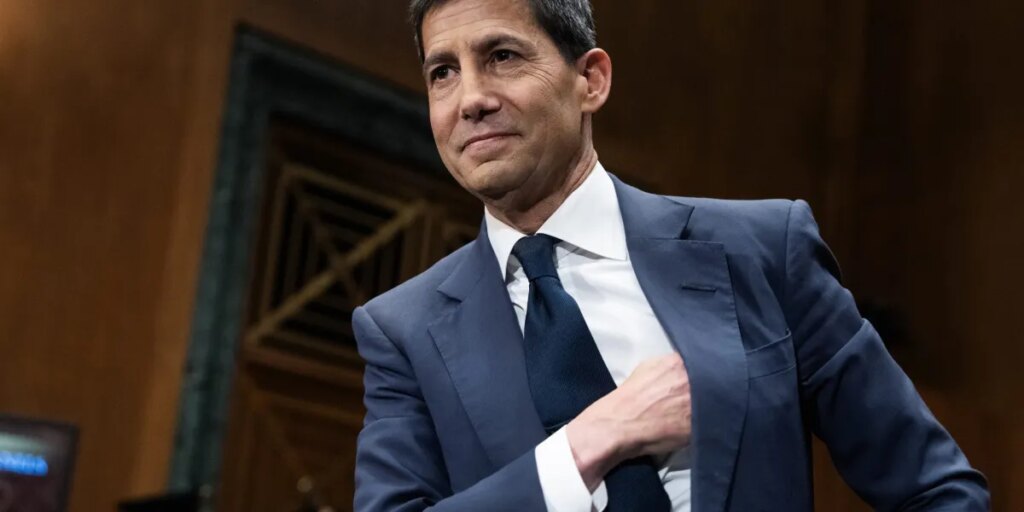Kevin Warsh confirmed as Fed chair in party-line vote amid Elizabeth Warren's 'sock puppet' criticism 1 GettyImages 2271888399 1 e1778708383768.jpg