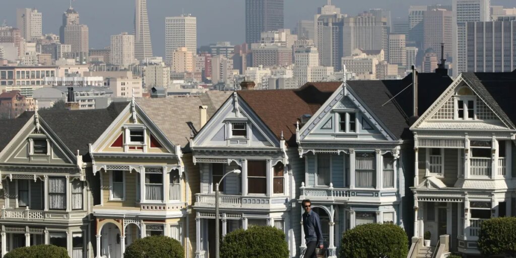 AI is splitting the housing market in two: Bay Area luxury homes up 13%, affordable ones collapsing 1 GettyImages 84591059 e1778101593985.jpg
