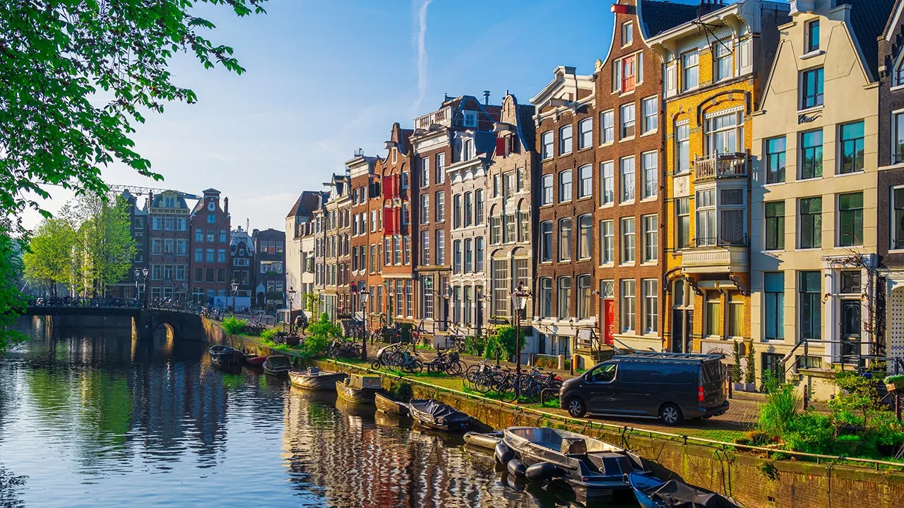 amsterdam canal houses boats fox news 001.jpeg