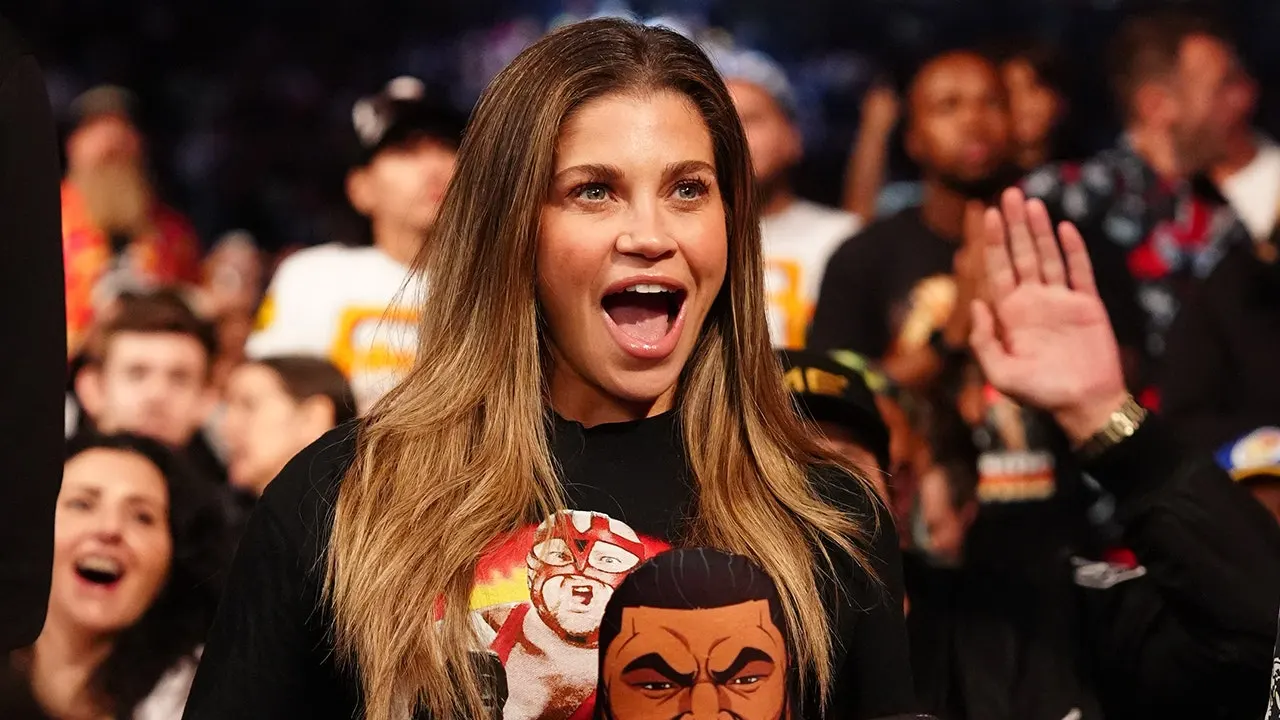 danielle fishel survivor series san diego fox news 001.jpeg