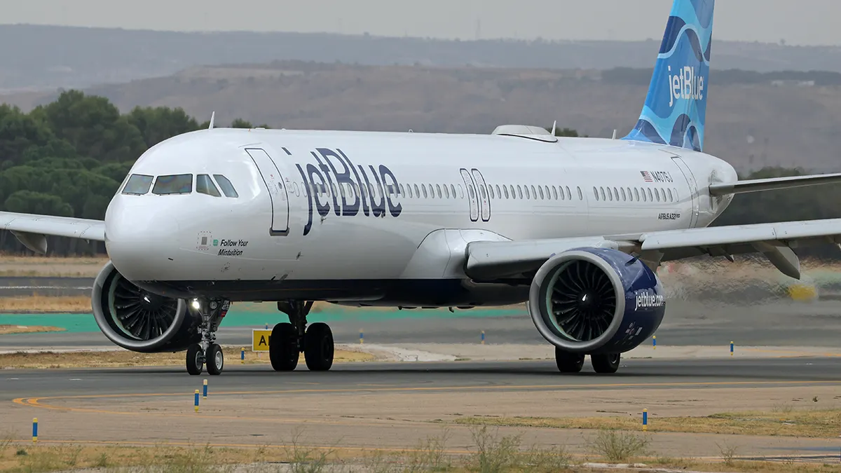jet blue flight ground.jpg