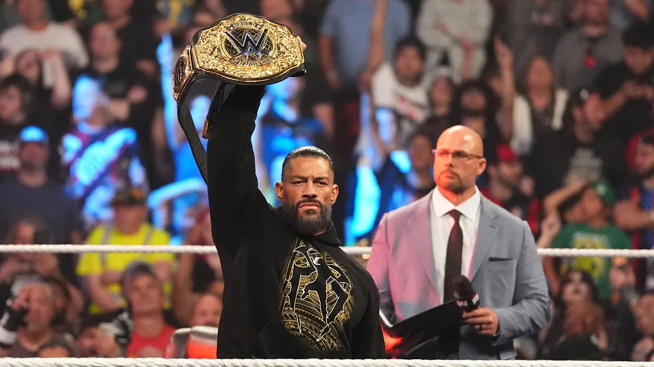 roman reigns raw omaha fox news 001.jpeg
